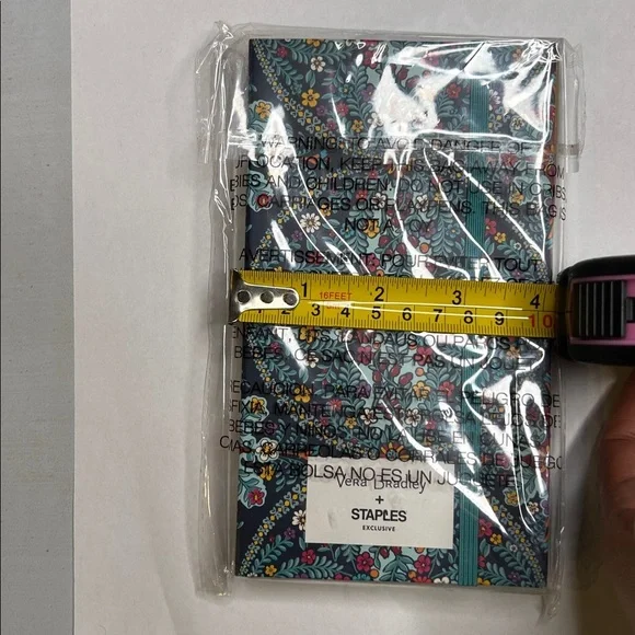 Vera Bradley Kaleidoscope Navy Blue Market Coupon Organizer With Notepad - Picture 9 of 10